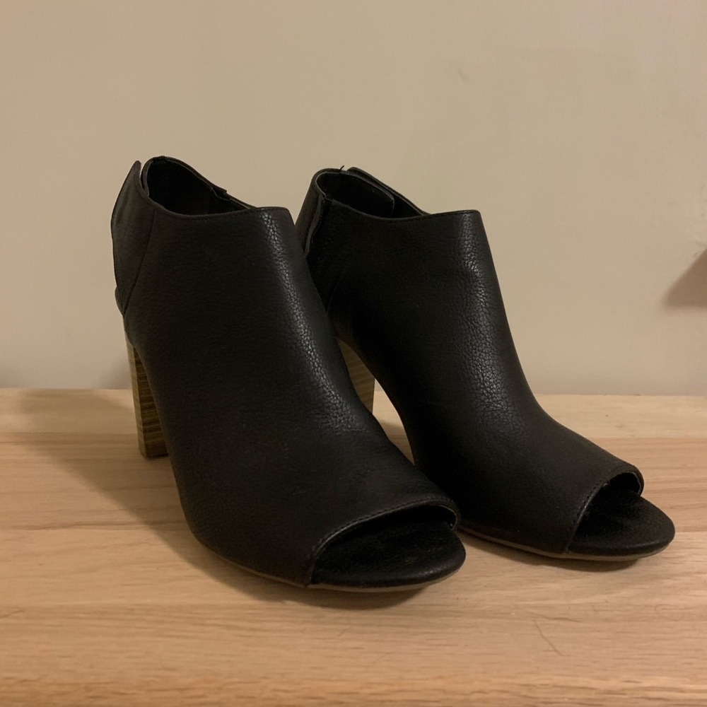 Gap like new mules size 8